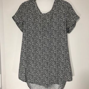 Express Patterned Scoop Neck Zipper Blouse